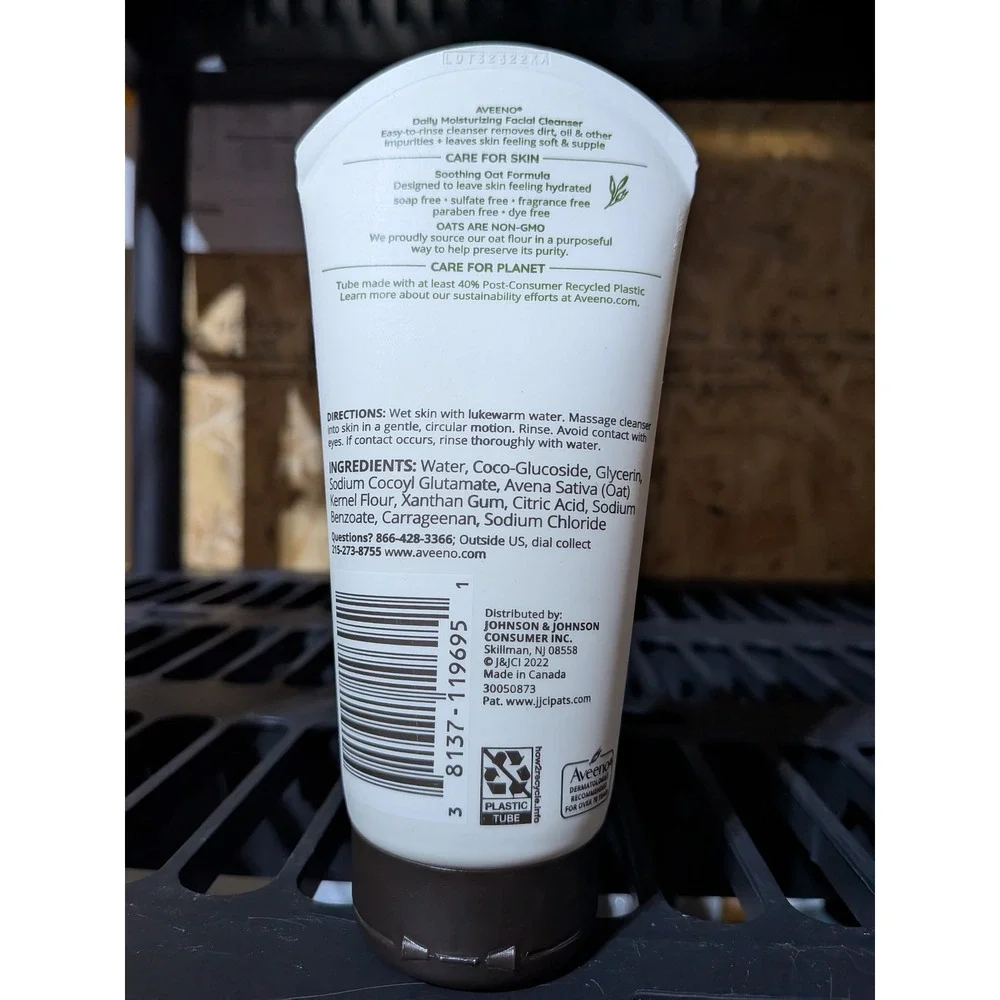 Aveeno Full size *NEW* Daily Facial Moisturizing Fragrance Free Cleanser 5 fl oz